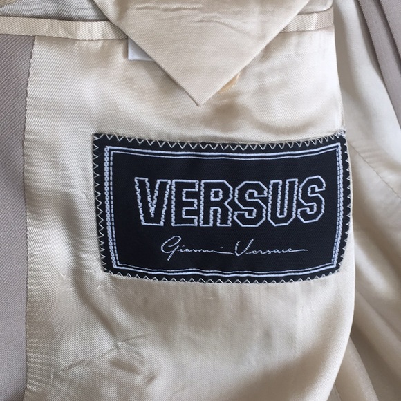 Suit - Picture 4 of 5